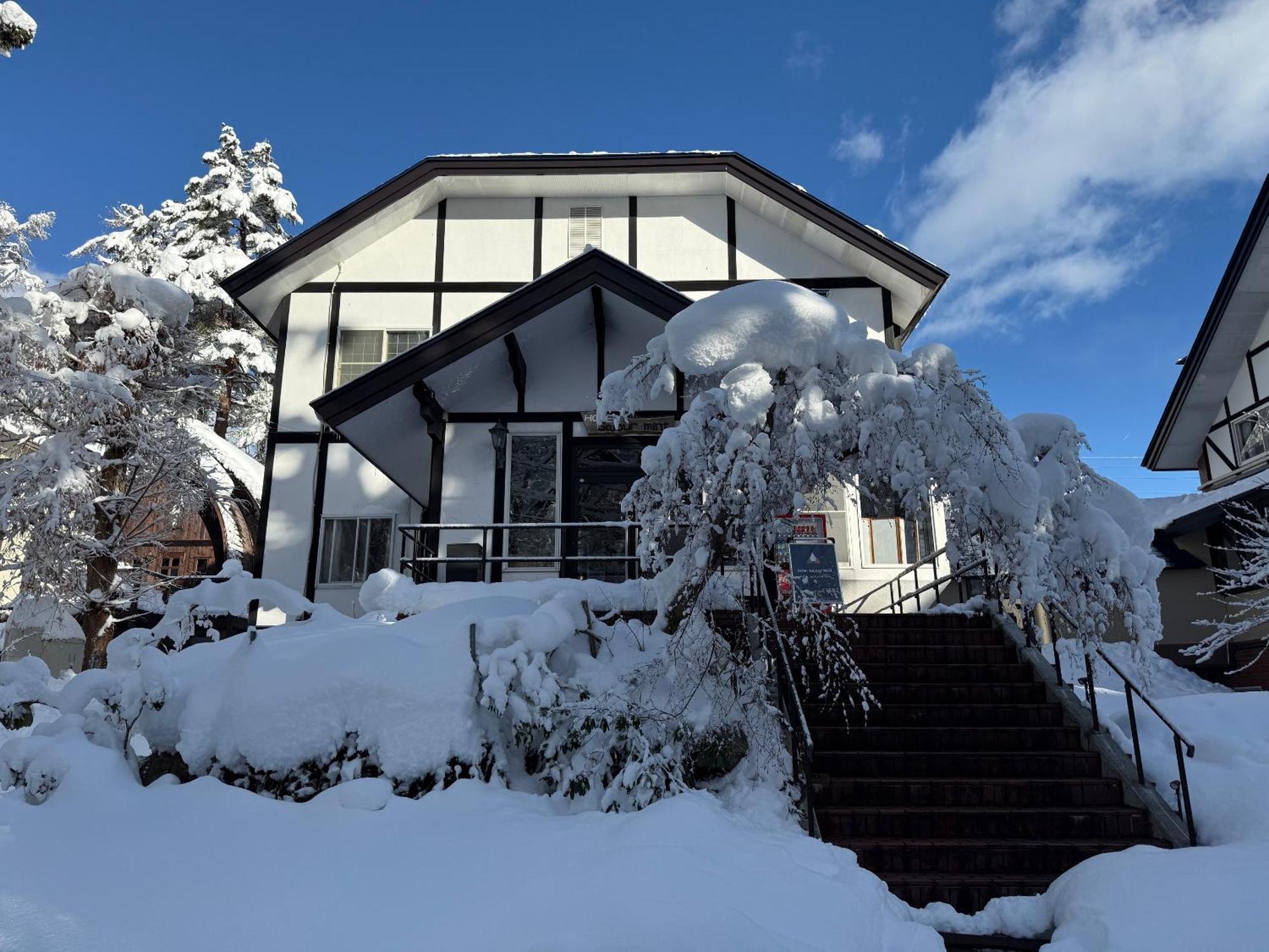 Hotel Sejour Mint In Хакуба Екстериор снимка
